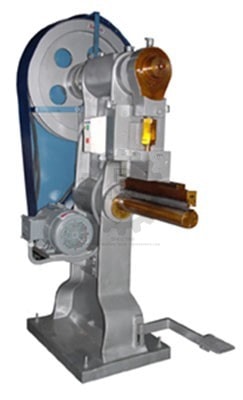 side-seam-locking-machine Side Seam Locking and Folding Machine